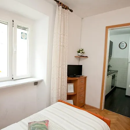 Victoria Spire Center Of The Old Town *